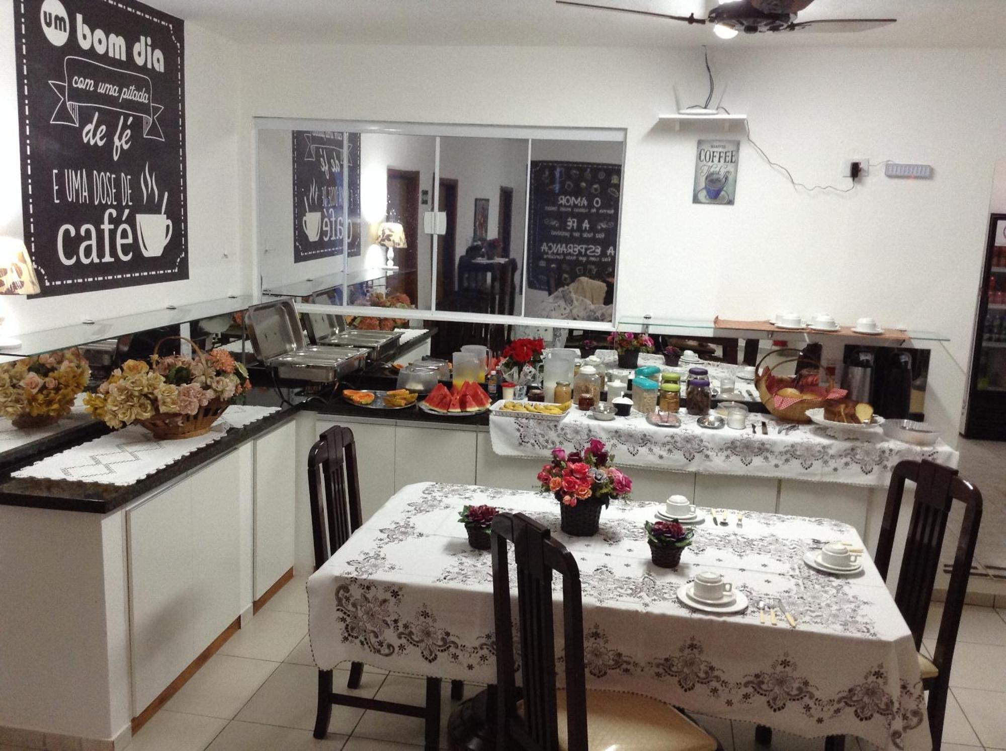 Espaco Alvorada ,Agendamento Das Atividades, Cafe Da Manha ,Banheira E Piscina No Centro Brotas Exterior foto